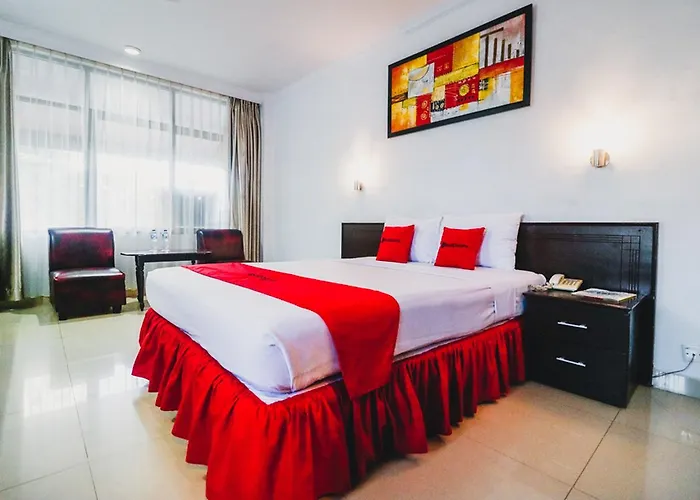 Reddoorz Plus Near Mall Ratu Indah 2